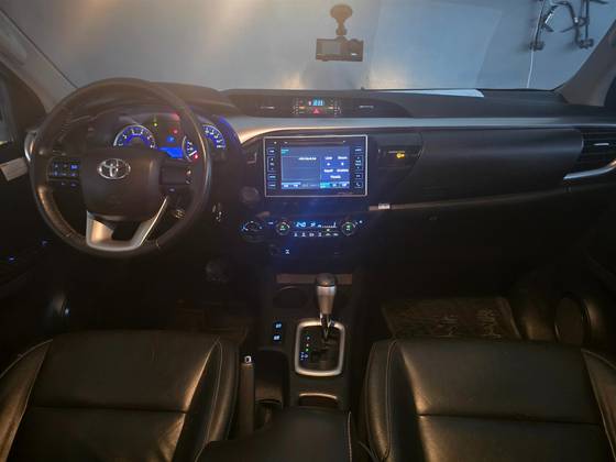 TOYOTA HILUX 2.8 SR 4X4 CD 16V DIESEL 4P AUTOMÁTICO